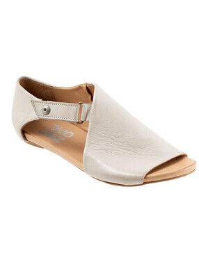 Bueno Kale Asymmetrical Flat Leather Sandals light grey size 38EUR NIB